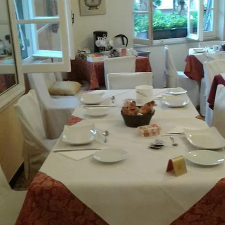 Hotell Gabbiano 2*